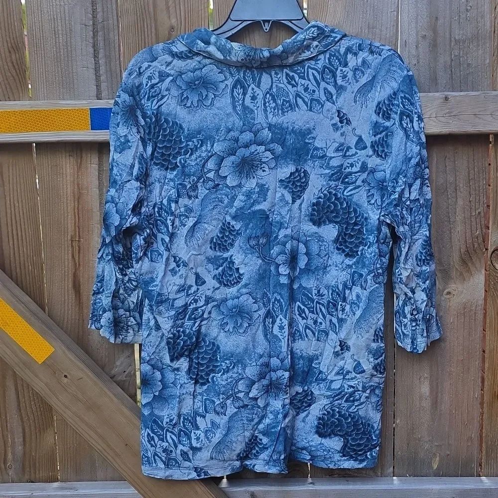 Floral Top - Picture 3 of 3